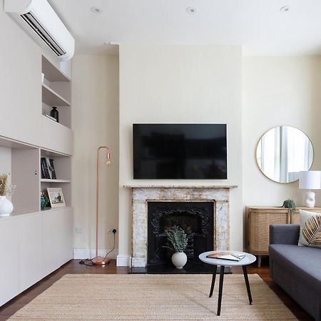 Superb One Bedroom Apartment In Soho Лондон Экстерьер фото