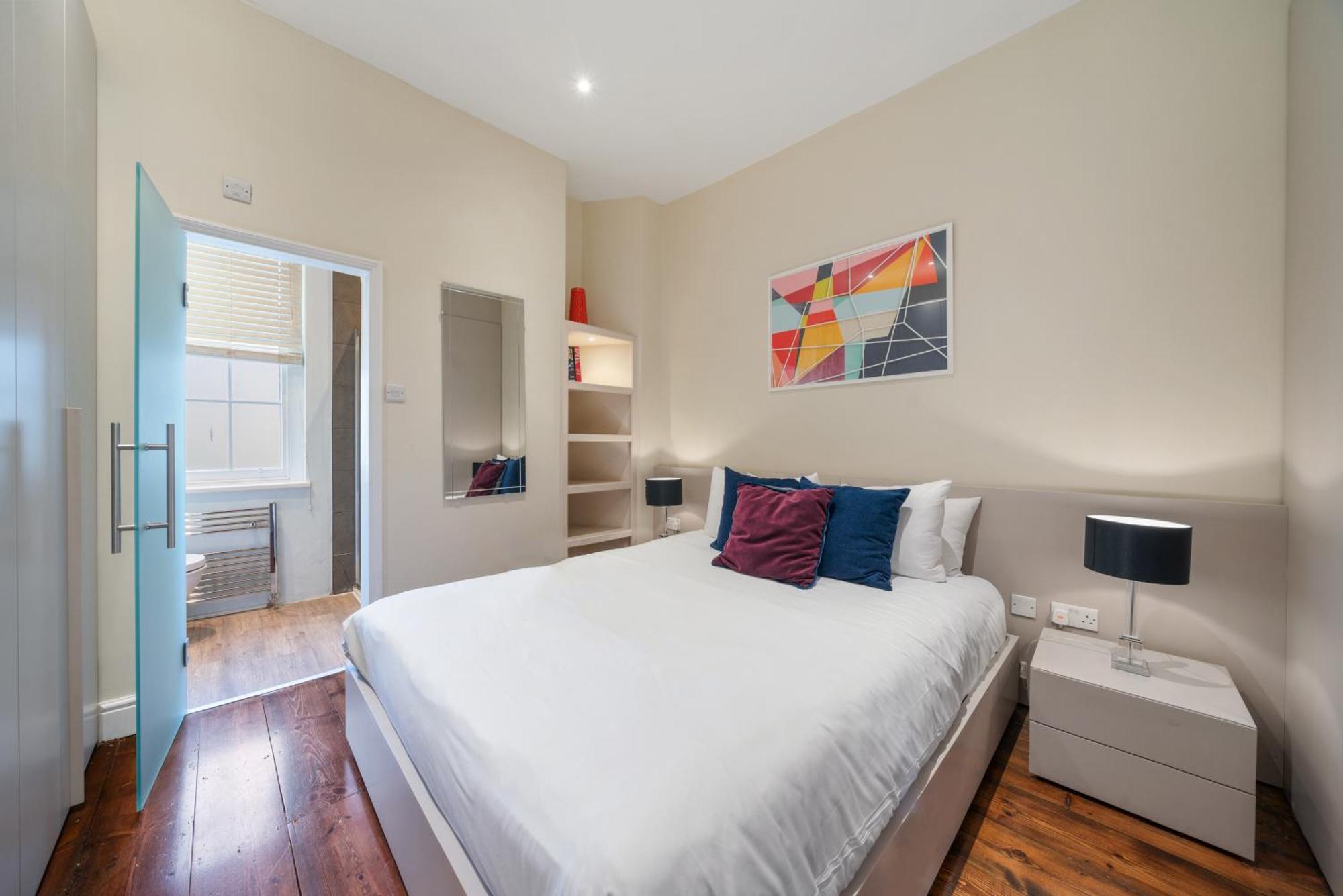 Superb One Bedroom Apartment In Soho Лондон Экстерьер фото